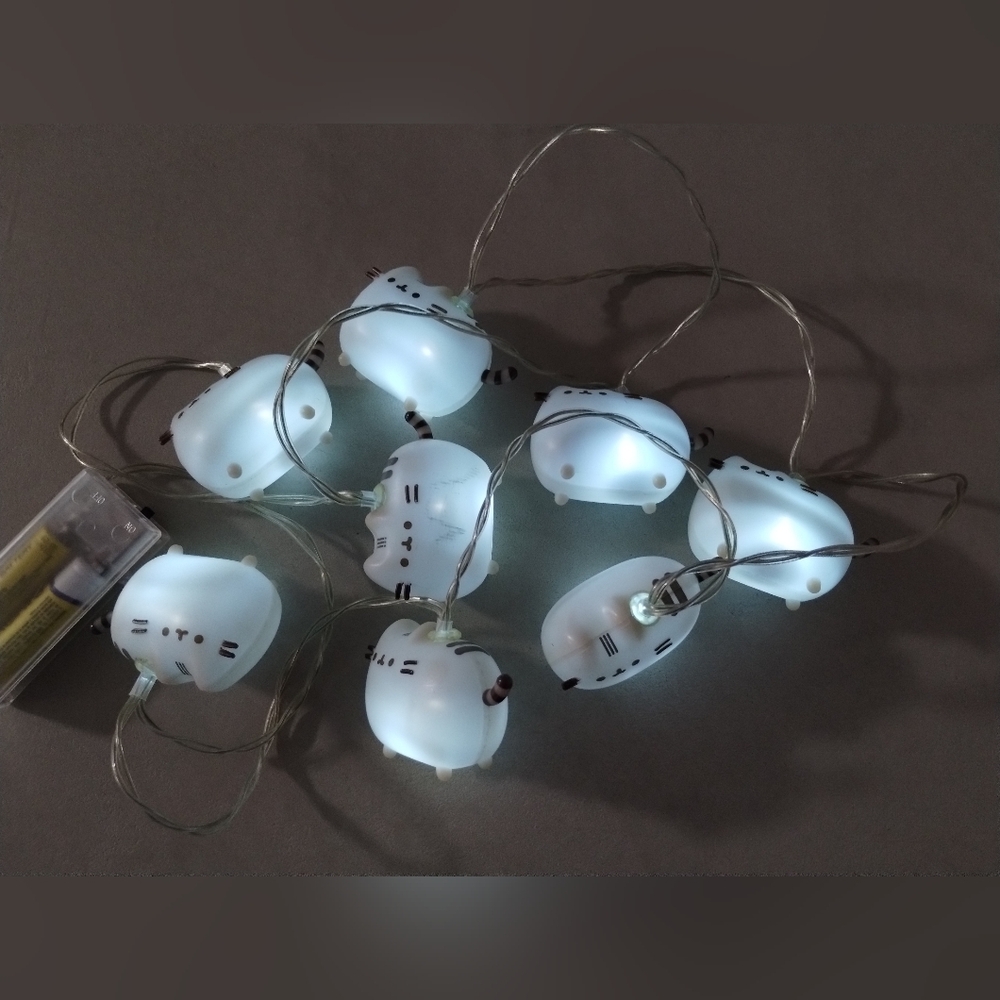 Winter 2016 Pusheen Subscribtion Box Exclusive String Light Set – 8 - Picture 2 of 13